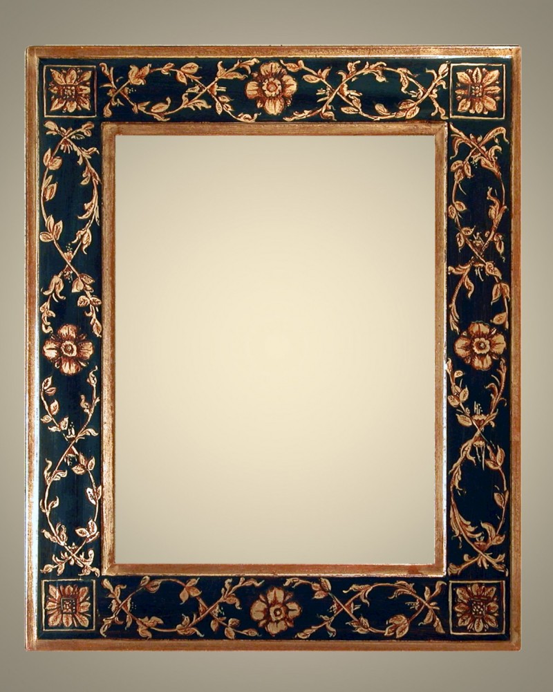 Cornici Laccate - oro a guazzo - 665/8 Nero fregi oro - Cornice in legno di tiglio massello laccata a mano con bordo interno ed esterno&nbsp; in oro a guazzo lucidato e brunito con pietre dâ€™agata Fregi in oro con rifinitura dipinta a mano. Rifinita con patine e cere naturali. Oltre che nelle misure standard, questo modello Ã¨ disponibile anche in misure a richiesta. Altre finiture: filo oro/argento e colori nero, avorio, 376s.Caratteristiche tecniche:Larghezza: mm 80Altezza: mm 20Altezza Battuta: mm 14&nbsp;&nbsp; - Cornici artigianali - Casa d'Arte - Bra (CN)