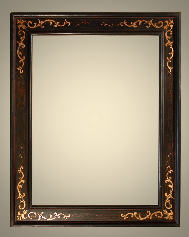 Cornici Laccate - oro a guazzo - 655/10 Nero fregi oro - Cornice in legno di tiglio massello laccata a mano. Fregi in oro con rifinitura dipinta a mano. Rifinita con patine e cere naturali. Oltre che nelle misure standard, questo modello Ã¨ disponibile anche in misure a richiesta. Altre finiture: filo oro/argento e colori nero, avorio, 376s.Caratteristiche tecniche:Larghezza: mm 108Altezza: mm 50Altezza Battuta: mm 20  - Cornici artigianali - Casa d'Arte - Bra (CN)