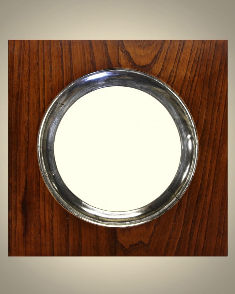 Cornici Speciali - 905 diam. 20 Castagno argento - Cornice con tondo in legno di castagno nazionale massello, filo interno in argento fino a guazzo, lucidato con pietre dâ€™agata,levigata a mano e lucidata con gomma lacca a tampone rifinita con cera patinata.A richiesta possibilitÃ  di altre misure e diametri Caratteristiche tecniche : misura esterna: mm 325 x mm 325diametro :          mm 200 - Cornici artigianali - Casa d'Arte - Bra (CN)