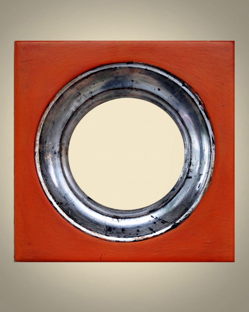 Cornici Speciali - 901 diam.7 240 S/ Argento - Cornice in legno di tiglio massello con  tondo  laccata a mano con bordo interno in argento fino a guazzo, lucidato con pietre dâ€™agata e ossidato. Rifinita con patine e cere naturali.A richiesta possibilitÃ  di altre misure e diametri. Disponibile in  altri colori e finiture. Caratteristiche tecniche : misura esterna: mm&nbsp;140 x mm 140diametro :          mm 70 - Cornici artigianali - Casa d'Arte - Bra (CN)