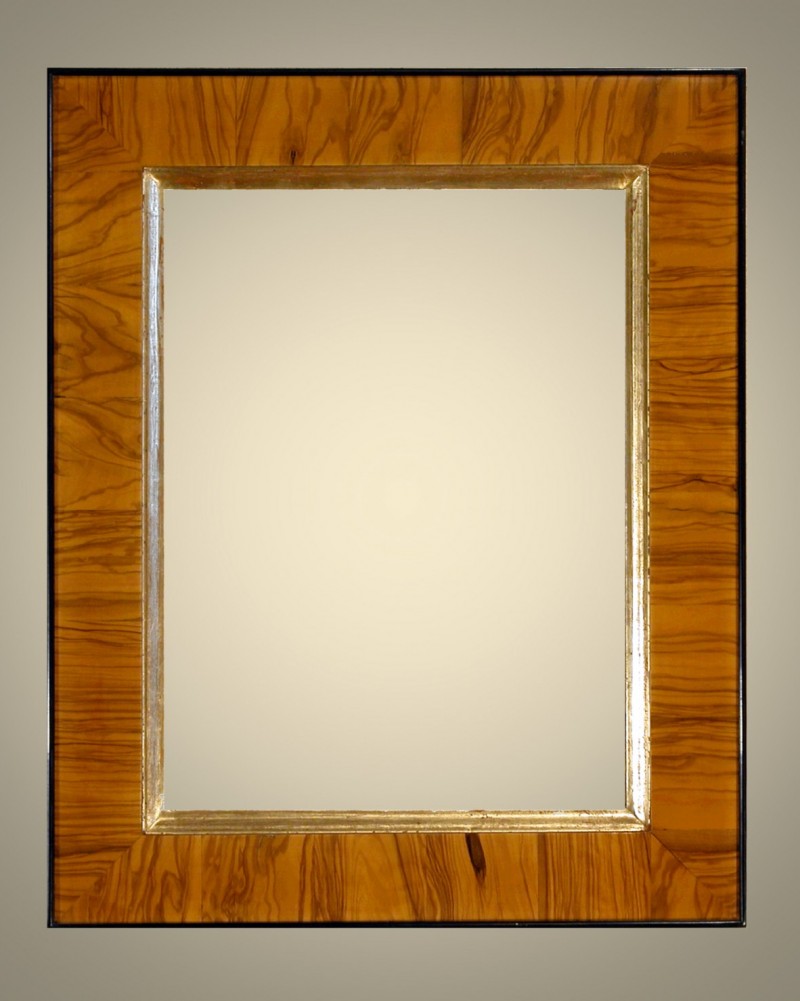 Cornici Lastronate - 197/6 - Cornice lastronata in legno di ulivo nazionale con bordo interno in oro a guazzo lucidato e brunito con pietre dâ€™agata e bordo esterno nero lucido, levigata e verniciata a mano, lucidata con cere e patine naturali. Disponibile anche con bordo interno in argento fino a guazzo art. 197/6 f.arg. Oltre che nelle misure standard, questo modello Ã¨ disponibile anche in misure a richiesta. Caratteristiche tecniche:Larghezza: mm 75Altezza: mm 27Altezza Battuta: mm 11 - Cornici artigianali - Casa d'Arte - Bra (CN)